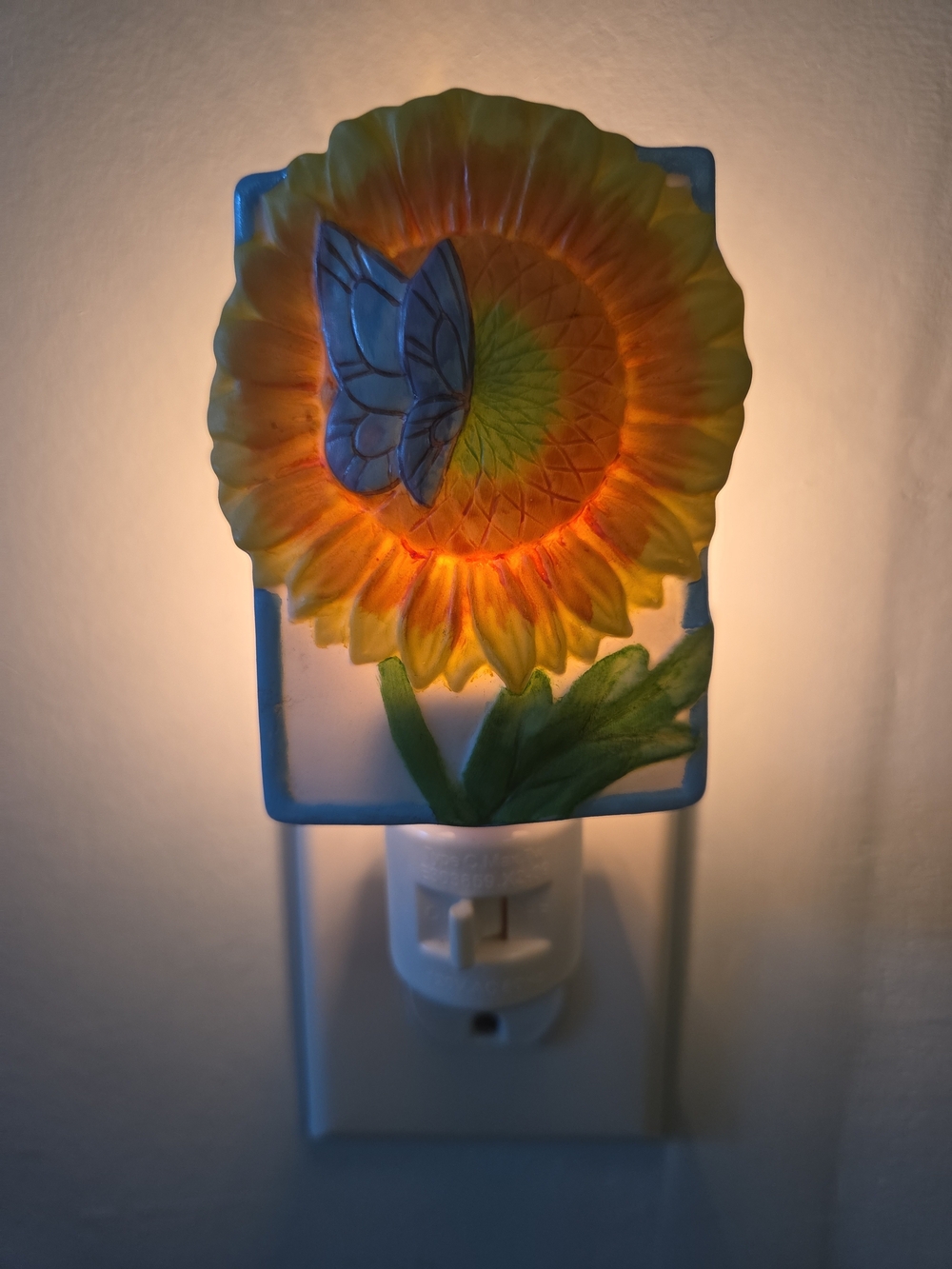Vintage Sunflower Butterfly Night Light Wall Plug In Porcelain